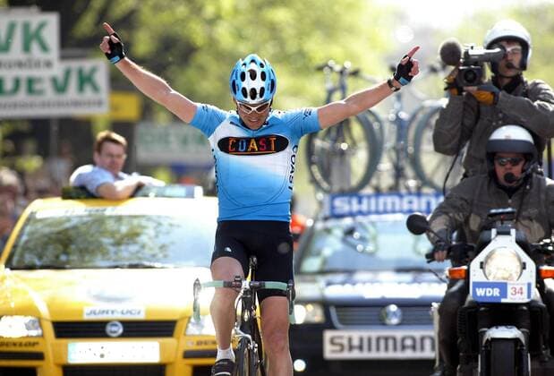 Jan Ullrich (Deutschland Coast) - Siegesjubel Radsport Herren 88. Rund um Köln 2003, Straßenradsport, Rad, Straße Einzelbild Glück Freude,