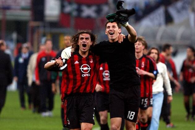Paolo Maldini (li.) und Torwart Christian Abbiati (beide Milan) - Schlussjubel Fußball EC 1 Herren Champions League 2002 2003, AC Mailand, Viertelfinale, Gruppe Mailand Freude, Begeisterung,