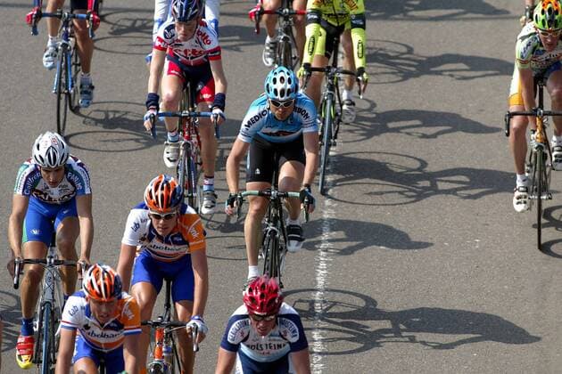 Jan Ullrich (Mitte, Deutschland Coast) mitten im Peloton Radsport Herren 67. Wallonischer Pfeil 2003, Fleche Wallone, Straßenradsport, Rad, Straße Totale Charleroi - Huy
