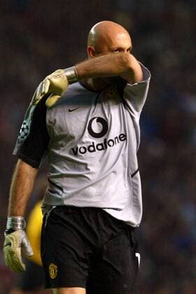 Torwart Fabien Barthez (ManU) enttäuscht Fußball EC 1 Herren Champions League 2002 2003, Viertelfinale, Manchester United, Vdig Einzelbild Manchester Enttäuschung