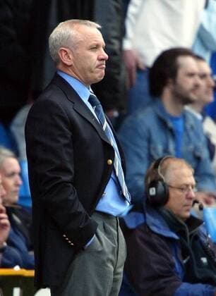 Trainer Peter Reid (Leeds) enttäuscht Fußball Herren English Premier League 2002 2003, 1. Englische Liga, FC Leeds United, Vdig, Einzelbild Leeds Enttäuschung,