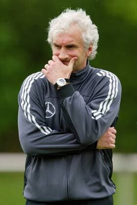 Teamchef Rudi Völler (Deutschland) nachdenklich Fußball Herren Nationalmannschaftstraining 2003, Nationalmannschaft, Nationalteam, Training Einzelbild Bremen Nachdenklichkeit, Skepsis,