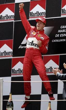 Sieger Michael Schumacher (Deutschland Ferrari) - Jubelsprung Motorsport Grand Prix Herren Großer Preis von Spanien 2003, Formel 1 Weltmeisterschaft, F1, F, GP, WM, Vdig Einzelbild Circuit de Catalunya Barcelona Begeisterung, Freude,