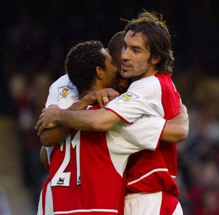 Torjubel Arsenal, v. li.: Pennant, Henry und Robert Pires Fußball Herren English Premier League 2002 2003, 1. Englische Liga, FC Arsenal London, Vdig Gruppe London