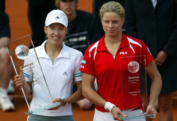 Siegerin Justine Henin-Hardenne (li.) und Kim Clijsters (beide Belgien) mit ihren Trophäen Tennis Damen German Open 2003, WTA-Tour Gruppe Berlin