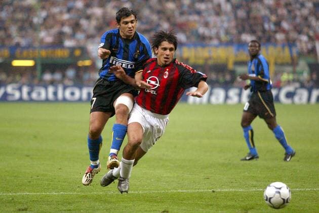 Gennaro Gattuso (Milan, re.) gegen Sergio Conceicao (Inter) Fußball EC 1 Herren Champions League 2002 2003, Halbfinale, Internazionale Mailand - AC Mailand 1:1, Derby, Stadtderby Gruppe Mailand Dynamik,