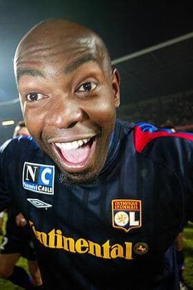 Claudio Cacapa (Lyon) - meisterlicher Jubel Fußball Herren Ligue Une 2002 2003, 1. Französische Liga, Montpellier - Olympique Lyonnais 1:1, OL, Vdig Porträt Montpellier Glück Freude, Begeisterung,  