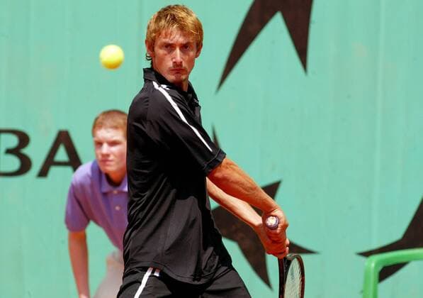 Juan Carlos Ferrero (Spanien) - beidhändige Rückhand Tennis Herren French Open 2003, Grand Slam, ATP-Tour, Vdig, Einzelbild Paris  