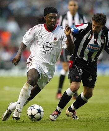 Clarence Seedorf (li., Milan) gegen Alessandro Del Piero (Juve) Fußball EC 1 Herren Champions League 2002 2003, Juventus Turin - AC Mailand 2:3 n.E., Finale, Endspiel Gruppe Old Trafford Manchester Dynamik,