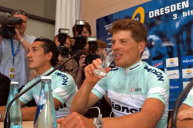 Jan Ullrich (Deutschland, re.) und Angel Casero (Spanien beide Bianchi) Radsport Herren Deutschlandtour 2003, Deutschland-Tour, Rundfahrt, Deutschlandrundfahrt, Vorstellung, Präsentation Gruppe Dresden