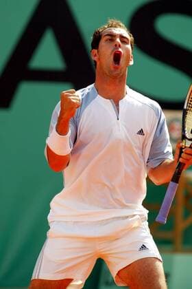 Albert Costa (Spanien) ballt die Faust Tennis Herren French Open 2003, Grand Slam, ATP-Tour, Vdig, Einzelbild Paris Roland Garros Freude,  