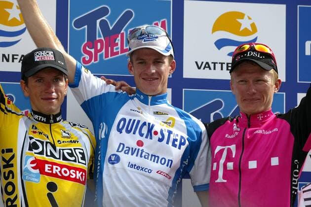 Gesamtsieger Michael Rogers (Mitte, Australien Quick Step-Davitamon), Jose Azevedo (Portugal ONCE-Eroski, li.) und Alexander Vinokourov (Kasachstan Team Telekom) bei der Siegerehrung Radsport Herren Deutschlandtour 2003, Deutschland-Tour, Deutschlandrundfahrt, Rundfahrt, Straßenradsport, Straße, Gruppe Bad Dürkheim - Saarbrücken Freude,