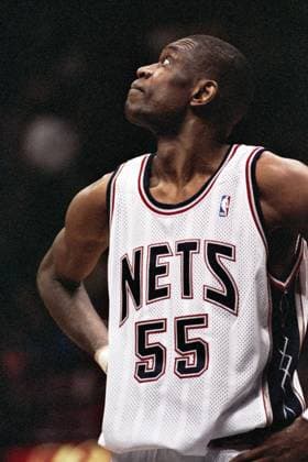 Dikembe Mutombo (New Jersey Nets) schaut nach oben Basketball Herren NBA 2002 2003 Einzelbild New Jersey