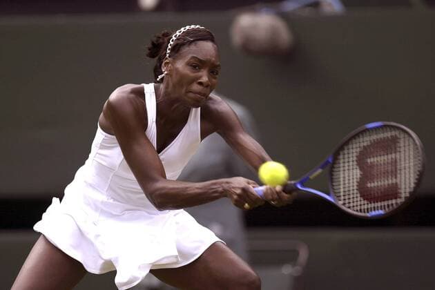 Venus Williams (USA) - beidhändige Rückhand Tennis Damen All England Championships 2003, Grand Slam, WTA-Tour, Einzelbild Wimbledon London