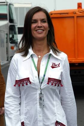 Katarina Witt (Deutschland) zu Gast am Nürburgring Motorsport Grand Prix Herren Großer Preis von Europa 2003, Formel 1 Weltmeisterschaft, F1, F, GP, WM, Vdig Einzelbild Nürburgring Nürburg Freude,