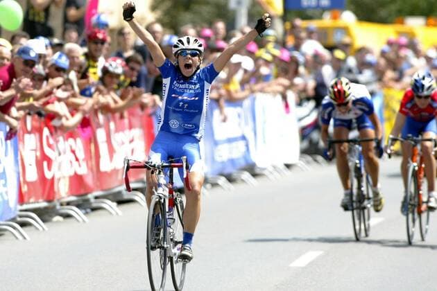 Trixi Worrack (Equipe Nürnberger Deutschland) - Siegesjubel Radsport LM Damen Deutsche Meisterschaft 2003, Landesmeisterschaft, DM, Straßenmeisterschaft, Straße, Straßenradsport, Einzelbild Spalt Begeisterung, Freude,