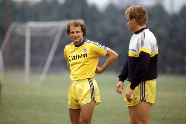 Hans-Peter Briegel (re.) und Mauro Ferroni (beide Hellas Verona) Fußball Herren Serie A 1984 1985, 1. Italienische Liga, Hellas Verona, Training Gruppe Aufnahmedatum geschätzt