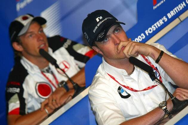 Ralf Schumacher (re., Deutschland BMW-Williams) und Button (England BAR-Honda) bei der Pressekonferenz zum Großen Preis von Großbritannien Motorsport Grand Prix Herren Großer Preis von England 2003, Formel 1 Weltmeisterschaft, F1, F, GP, WM, Vdig Gruppe Silverstone Nachdenklichkeit,