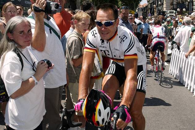Erik Zabel (Deutschland Team Telekom) im Trikot des deutschen Meisters Radsport Herren Tour de France 2003, Straßenradsport, Straße, Rad Einzelbild 11. Etappe: Narbonne - Toulouse