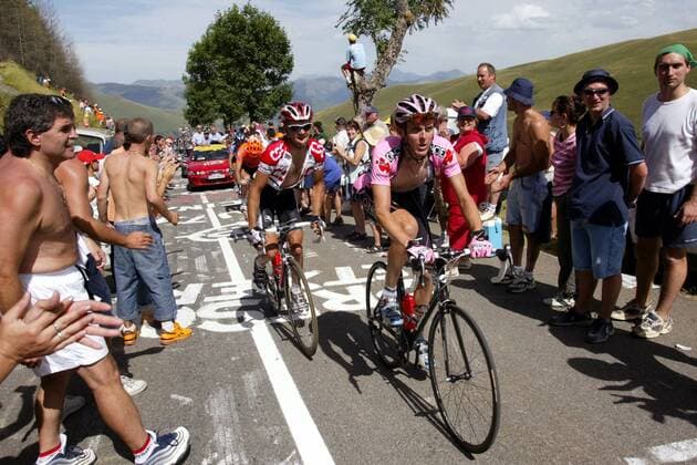 Jörg Jaksche (Deutschland ONCE-Eroski, re.) und Peter Luttenberger (Österreich Team CSC) am Anstieg zum Col de Peyresourde Radsport Herren Tour de France 2003, Straßenradsport, Straße, Rad Gruppe 14. Etappe: Saint Girons - Loudenvielle Le Louron