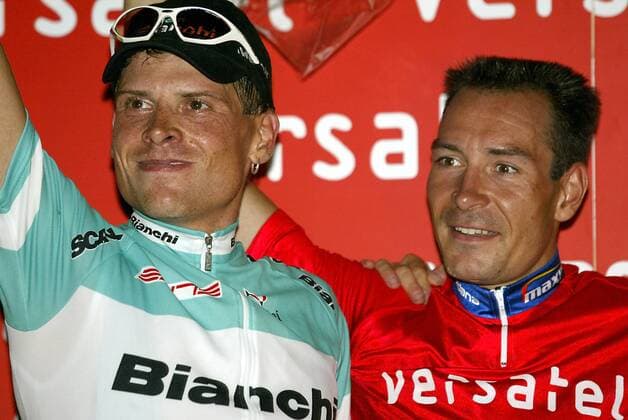 Sieger Erik Zabel (Deutschland Team Telekom, re.) neben dem zweitplazierten Jan Ullrich (Deutschland Bianchi) Radsport Herren Versatel Classic 2003, Straßenradsport, Straße, Rad Gruppe Dortmund Freude, Begeisterung,