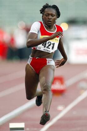 Etone-Francoise Mbango (Kamerun) Leichtathletik Damen Golden League 2003, Gala, Meeting, Leichtathletikmeeting, Sportfest, Leichtathletiksportfest, Einzelbild Rom Dynamik, Höhe,