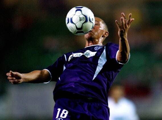 Sean Dundee (Austria Wien) - Brustannahme Fußball EC 1 Herren Champions League Qualifikation 2003 2004, FK Austria Memphis Magna Wien, tmobileBundesliga Einzelbild Wien Dynamik,