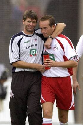 Trainer Friedhelm Funkel (li.) und Dirk Lottner (beide Köln) - Schlußjubel Fußball 1. BL Herren Saison 2003 2004, 1. FC Köln Gruppe Köln Freude,