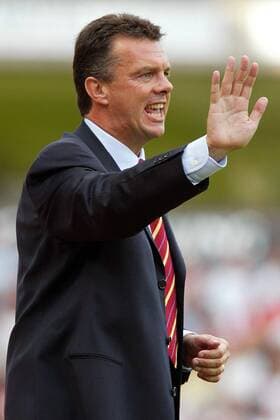Trainer David O Leary (Aston Villa) gibt Anweisungen Fußball Herren English Premier League 2003 2004, 1. Englische Liga, Aston Villa Einzelbild Birmingham