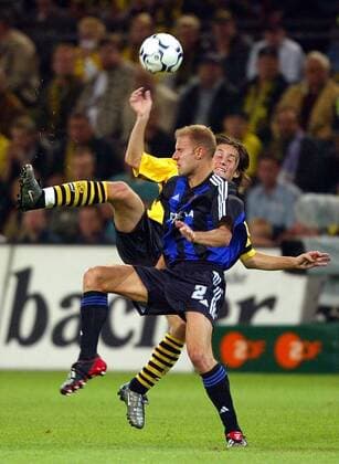 Olivier de Cock (re., Brügge) gegen Tomas Rosicky (BVB) Fußball EC 1 Herren Champions League Qualifikation 2003 2004, Borussia Dortmund - FC Brügge 4:5 n.E., Gruppe Dortmund Dynamik, Kampf,