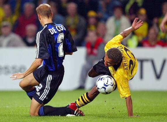 Marcio Amoroso (re., BVB) gegen de Cock (Brügge) Fußball EC 1 Herren Champions League Qualifikation 2003 2004, Borussia Dortmund - FC Brügge 4:5 n.E., Gruppe Dortmund Dynamik,