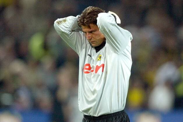 Torwart Roman Weidenfeller (BVB) nachdenklich Fußball EC 1 Herren Champions League Qualifikation 2003 2004, Borussia Dortmund, Einzelbild Dortmund Enttäuschung, Nachdenklichkeit,
