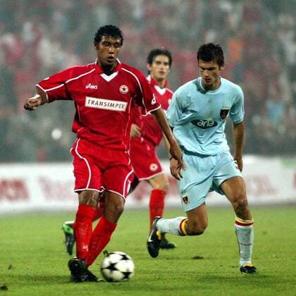 Leonardo Lima (li., ZSKA Sofia) gegen Gabriel Tamas (Galatasaray) Fußball EC 1 Herren Champions League Qualifikation 2003 2004, ZSKA Sofia - Galatasaray Istanbul 0:3, CSKA Gruppe Sofia Dynamik,