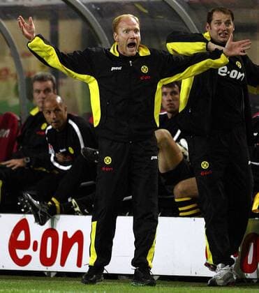 Trainer Matthias Sammer (BVB) - emotionsloses Coaching ist ihm fremd Fußball EC 1 Herren Champions League Qualifikation 2003 2004, Borussia Dortmund Einzelbild Dortmund Wut,