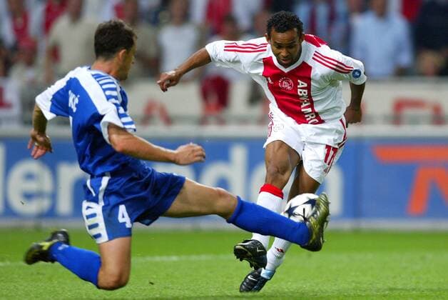 De Jesus Sousa Wamberto (Ajax, re.) gegen Tokic (Graz) - VERÖFFENTLICHUNGSRECHTE NUR FÜR DEUTSCHE MEDIEN Fußball EC 1 Herren Champions League Qualifikation 2003 2004, Ajax Amsterdam - Liebherr Grazer AK 2:1 n.V. Gruppe Amsterdam Dynamik,