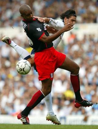 Zat Knight (Fulham, li.) gegen Helder Postiga (Spurs) Fußball Herren English Premier League 2003 2004, 1. Englische Liga, Tottenham Hotspurs - FC Fulham 0:3, Hotspur, Gruppe London Dynamik, Höhe,