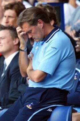 Trainer Glenn Hoddle (Spurs) enttäuscht Fußball Herren English Premier League 2003 2004, 1. Englische Liga, Tottenham Hotspurs, Hotspur, Vdig, Einzelbild London Enttäuschung, Nachdenklichkeit,