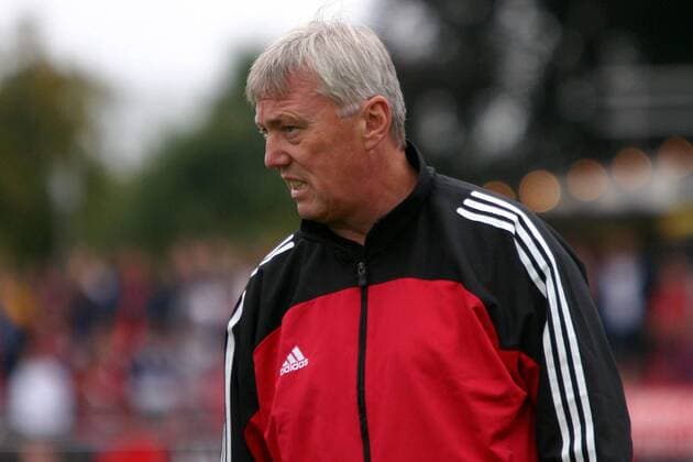Trainer Hans-Werner Moors (Kiel) Fußball Herren DFB-Pokal 2003 2004, Pokalspiel, Regionalliga Nord, 3. Liga, KSV Holstein Kiel, Vdig, Einzelbild Kiel