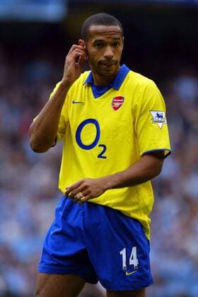 Thierry Henry (Arsenal) Fußball Herren English Premier League 2003 2004, 1. Englische Liga, Manchester - Arsenal London 1:2, Vdig Einzelbild Manchester