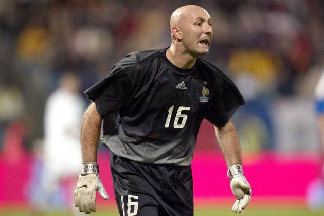 Torwart Fabien Barthez (Frankreich) sauer Fußball Länderspiel Herren Europameisterschaftsqualifikation 2003, Länderspiel, Qualifikation, Nationalmannschaft, Nationalteam Einzelbild Ljubljana Spannung,  