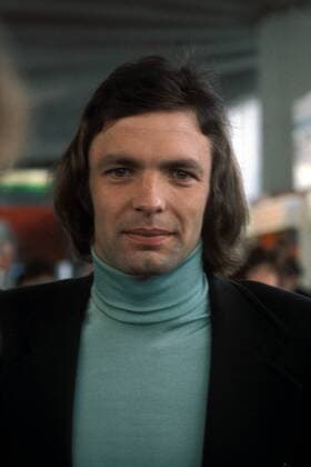Karl-Heinz Körbel (Frankfurt) Fußball 1. BL Herren DEUTSCHSPRACHIGE SPORTZEITSCHRIFTEN UND -ZEITUNGEN NUR NACH RÜCKSPRACHE, Saison 1975 1976 Porträt Frankfurt M.