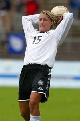 Sonja Fuss (Deutschland) - Einwurf Fußball Länderspiel Damen Länderspiel 2003, Nationalmannschaft, Nationalteam, Nationaltrikot, Testspiel, Freundschaftsspiel Einzelbild Frauen, Frauenfußball, Darmstadt
