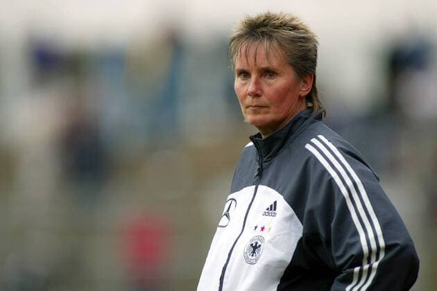 Nationaltrainerin Tina Theune-Meyer (Deutschland) Fußball Länderspiel Damen Länderspiel 2003, Nationalmannschaft, Nationalteam, Testspiel, Freundschaftsspiel Einzelbild Frauen, Frauenfußball, Darmstadt