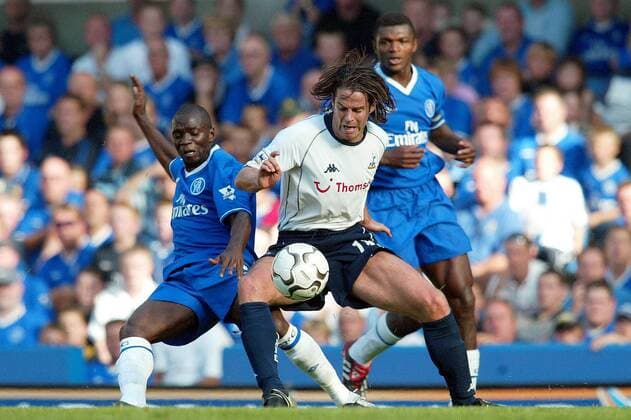 Claude Makelele (li., Chelsea) gegen Jamie Redknapp (Tottenham) Fußball Herren English Premier League 2003 2004, 1. Englische Liga, Chelsea London - Tottenham Hotspur 4:2, Vdig Gruppe London, Spurs Dynamik,  