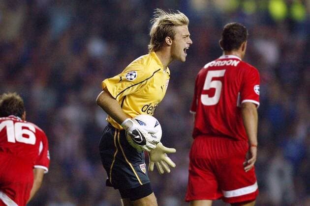 Torwart Timo Hildebrand (Stuttgart) brüllt seine Hintermannschaft zusammen Fußball EC 1 Herren Champions League 2003 2004, Glasgow - VfB Stuttgart 2:1, Gruppe Glasgow Wut, Verzweiflung,