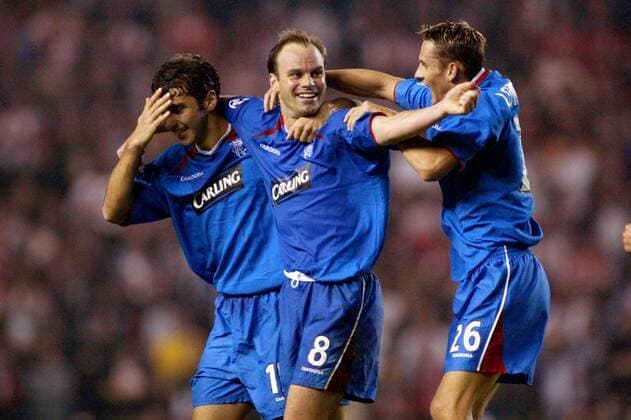 Christian Nerlinger (Mitte), Peter Lövenkrands (re.) und Zurab Khizanishvili (alle Glasgow Rangers) - Torjubel Fußball EC 1 Herren Champions League 2003 2004, Glasgow Rangers, Gruppe Glasgow Freude,