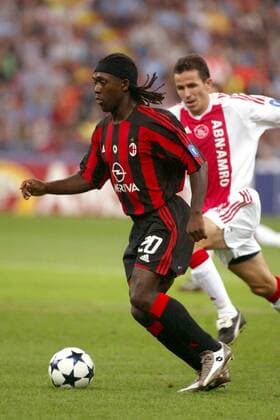 Clarence Seedorf (Milan) am Ball Fußball EC 1 Herren Champions League 2003 2004, AC Mailand - Ajax Amsterdam 1:0 Einzelbild Mailand Dynamik,