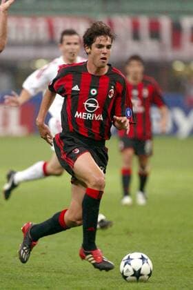 Kaka (Milan) am Ball Fußball EC 1 Herren Champions League 2003 2004, AC Mailand - Ajax Amsterdam 1:0 Einzelbild Mailand Dynamik,