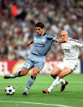 Fabio Celestini (li., Marseille) gegen Cambiasso (Real) - VERÖFFENTLICHUNGSRECHTE NUR FÜR DEUTSCHE MEDIEN Fußball EC 1 Herren Champions League 2003 2004, Real Madrid - Olympique Marseille 4:2, OM, Gruppe Madrid Dynamik,