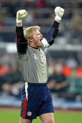 Torwart Oliver Kahn (Bayern) - Torjubel Fußball EC 1 Herren Champions League 2003 2004, FC Bayern München Einzelbild München Begeisterung, Freude,